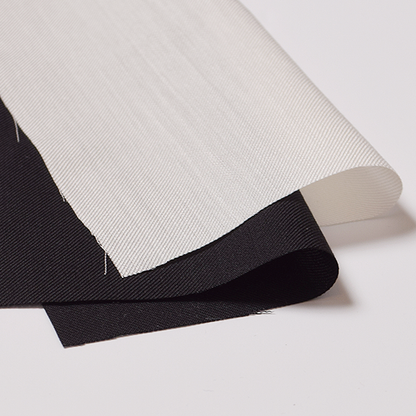 ロゴ刺繍リボンタイブラウス