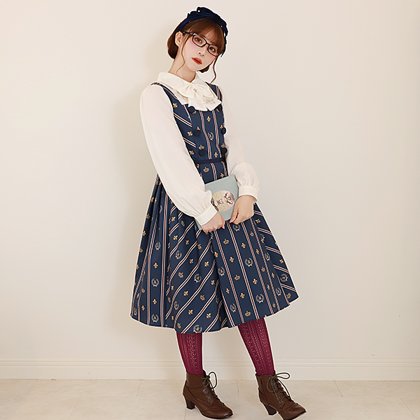 ロゴ刺繍リボンタイブラウス