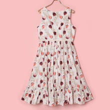 Load image into Gallery viewer, Blooming fig jumper dress
