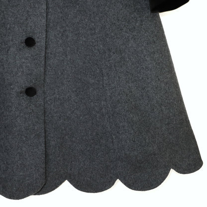 モノトーンスカラップコート