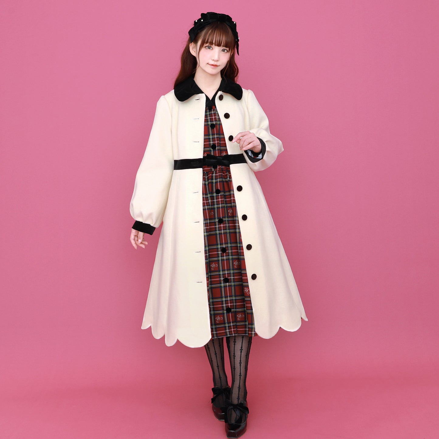 モノトーンスカラップコート