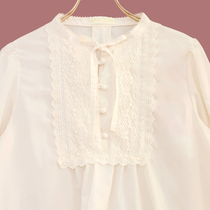 スタンドカラープルオーバーブラウス