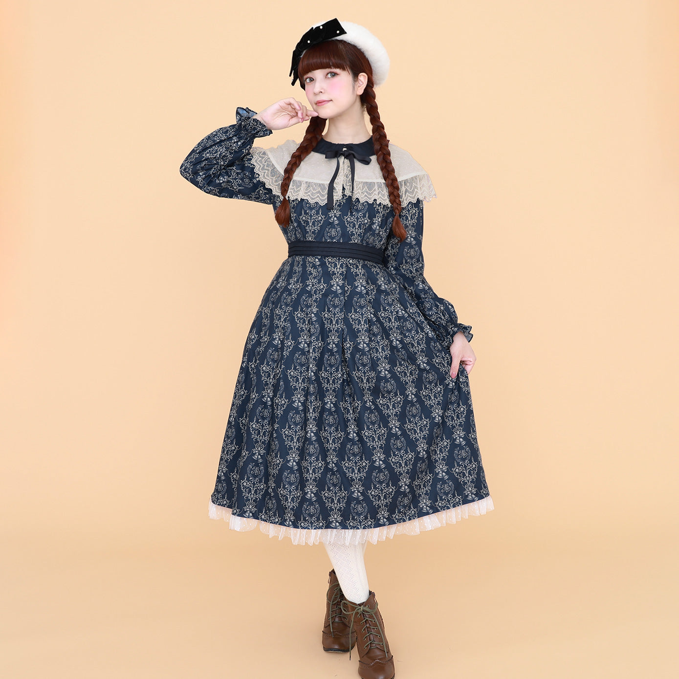 Blessing bell ケープ付きワンピース