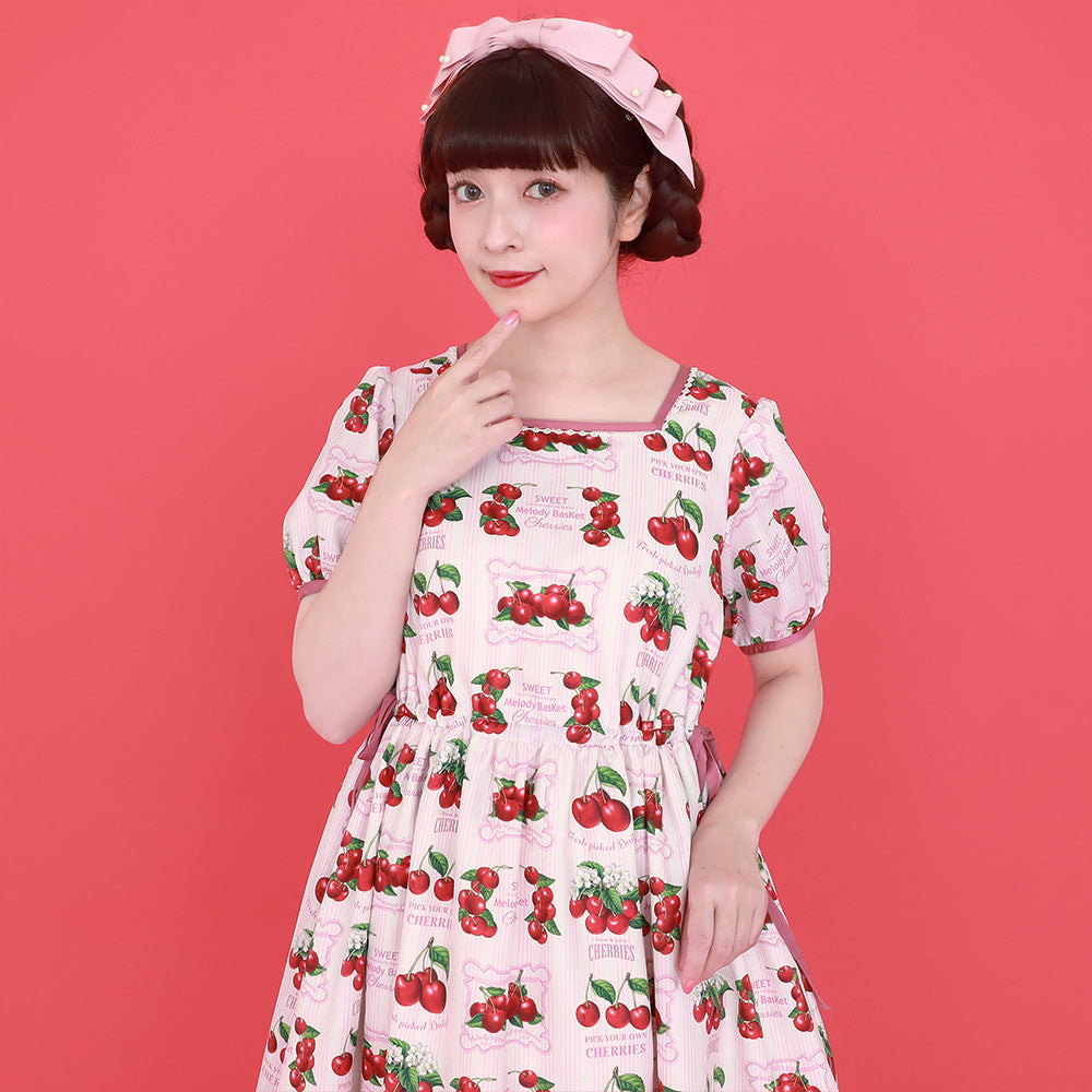 美品　クリーニング済　ツルバイマリコ　ワンピース　Rilke ドット Fresh Cherryスクエアネックワンピース-Melody BasKet(メロディー