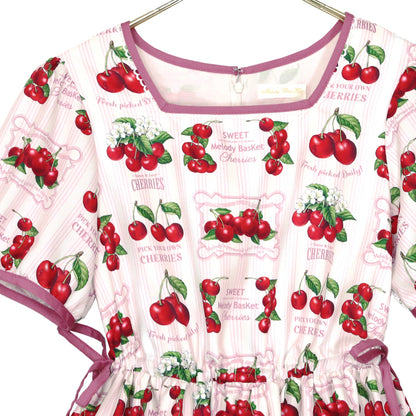 Fresh Cherryスクエアネックワンピース